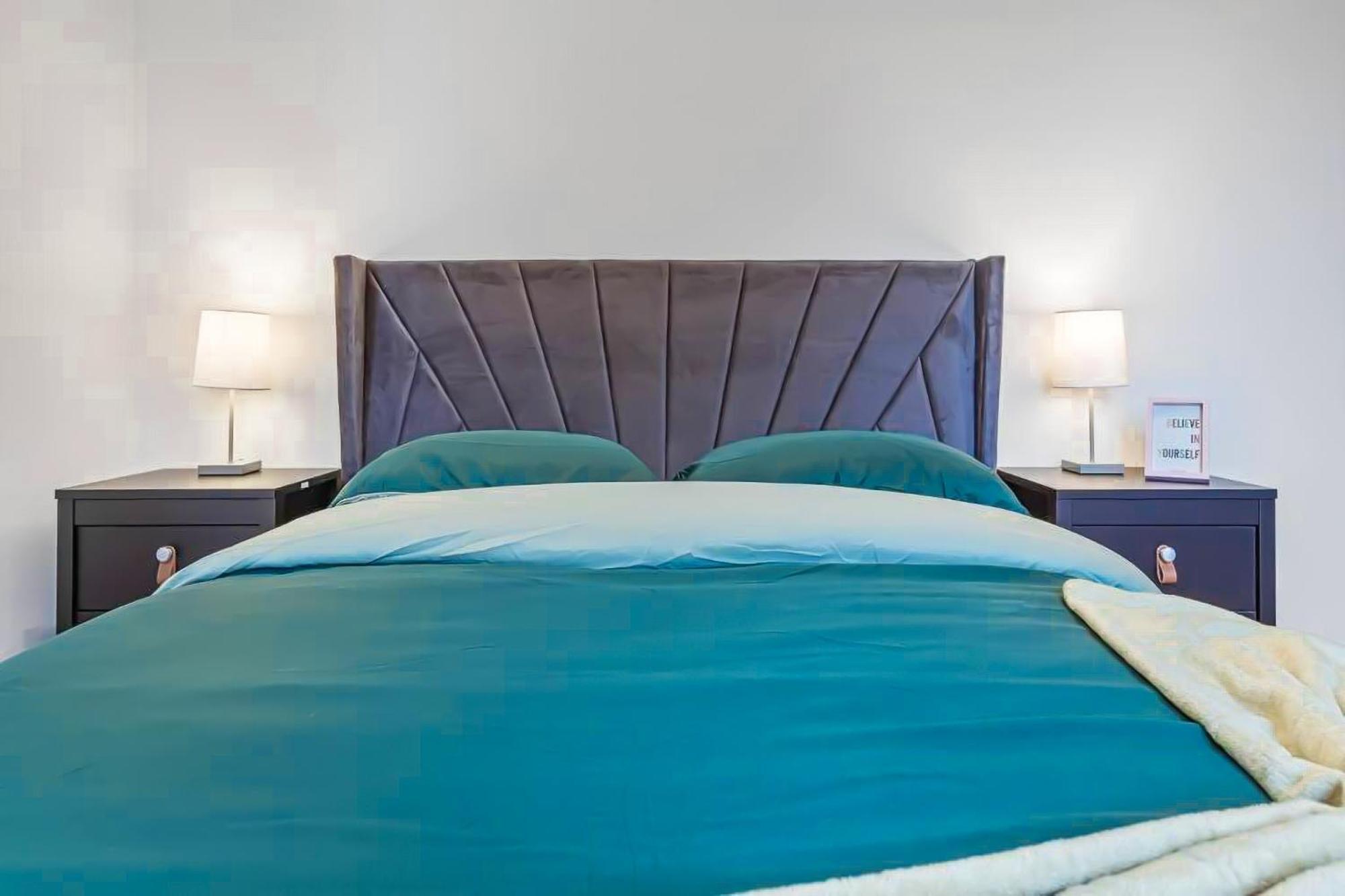 Brand New Near Bridge Lr1 Londra